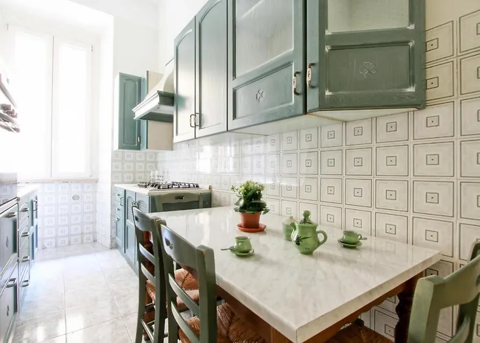 Roman Apartment דירה