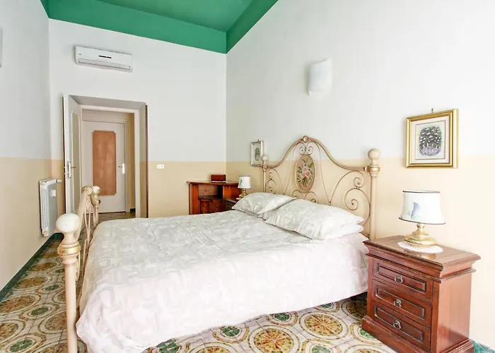 Roman Apartment *